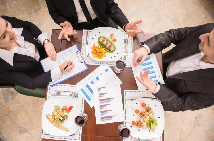 Umumiy ovqatlanish xizmatlari bozorini barqaror rivojlantirishda zamonaviy restoran amaliyotlaridagi tendensiyalari